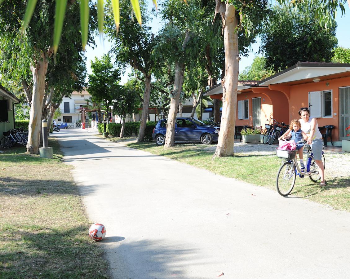 Camping & Village Eucaliptus Alba Adriatica Exterior photo