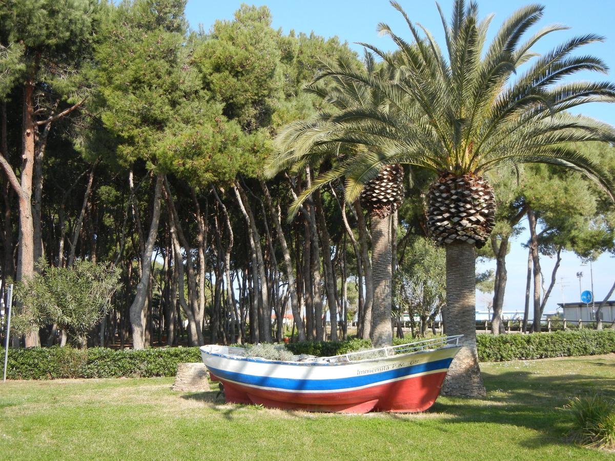 Camping & Village Eucaliptus Alba Adriatica Exterior photo
