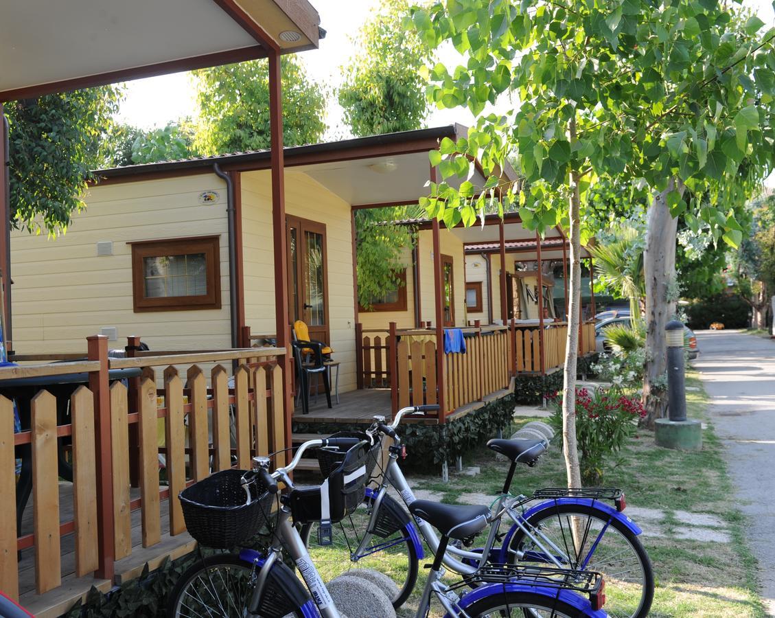 Camping & Village Eucaliptus Alba Adriatica Exterior photo