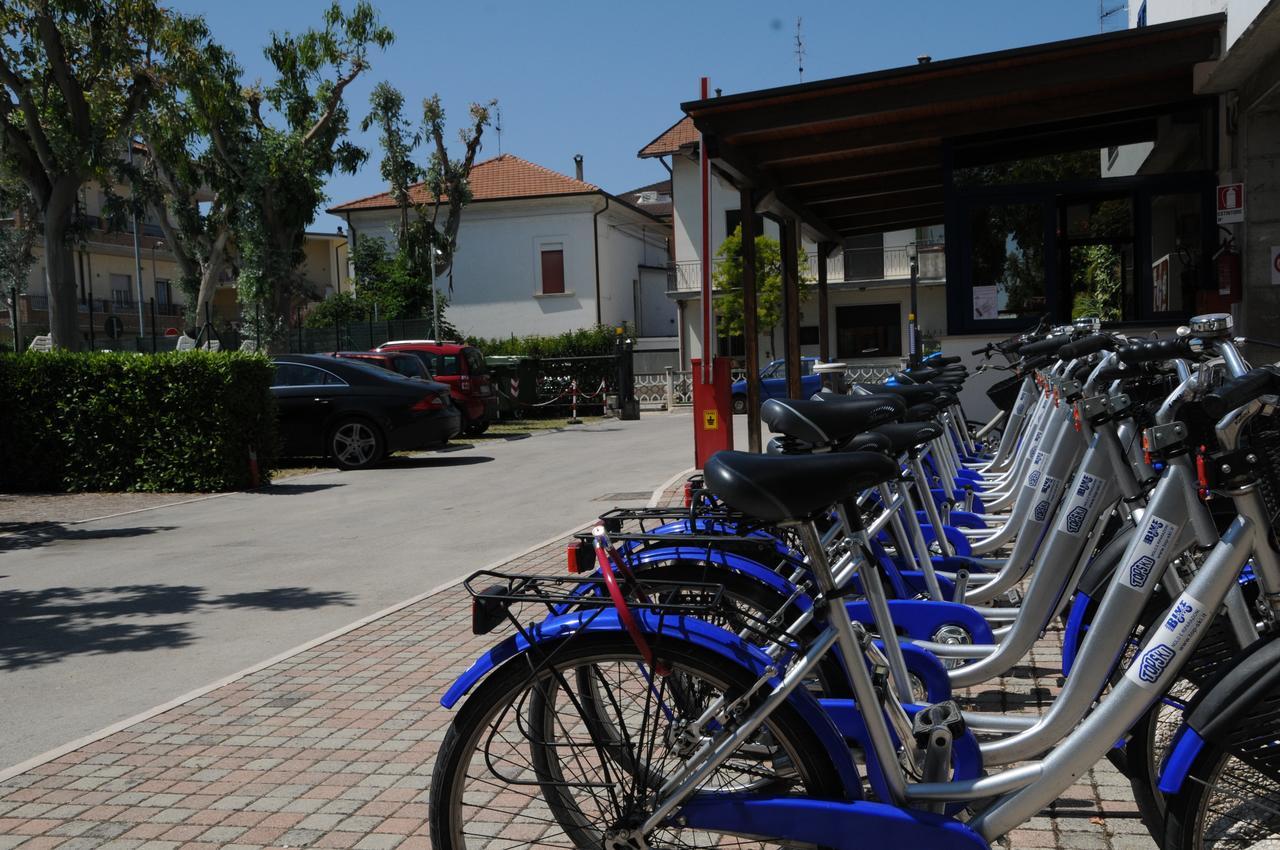Camping & Village Eucaliptus Alba Adriatica Exterior photo