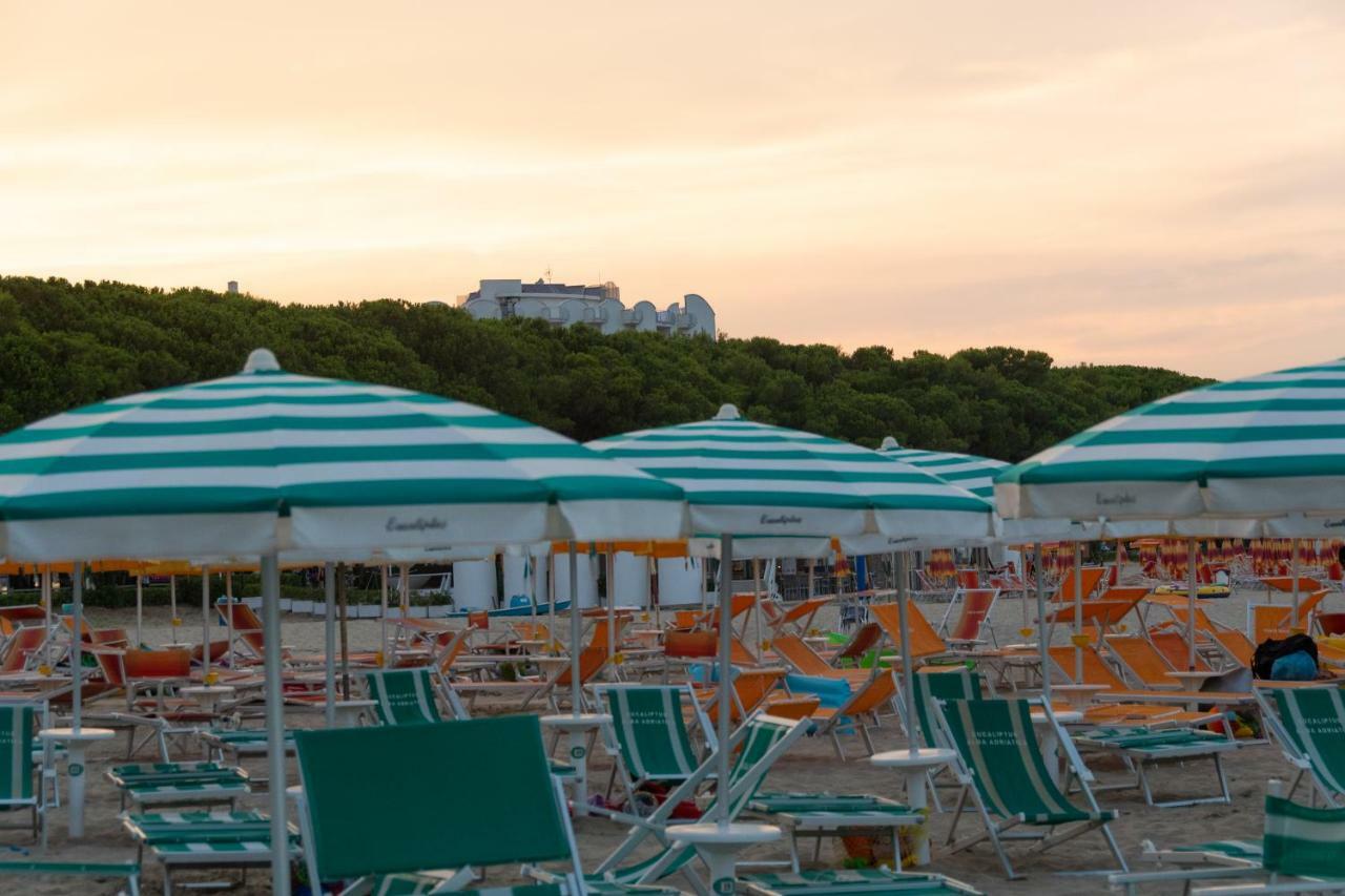 Camping & Village Eucaliptus Alba Adriatica Exterior photo